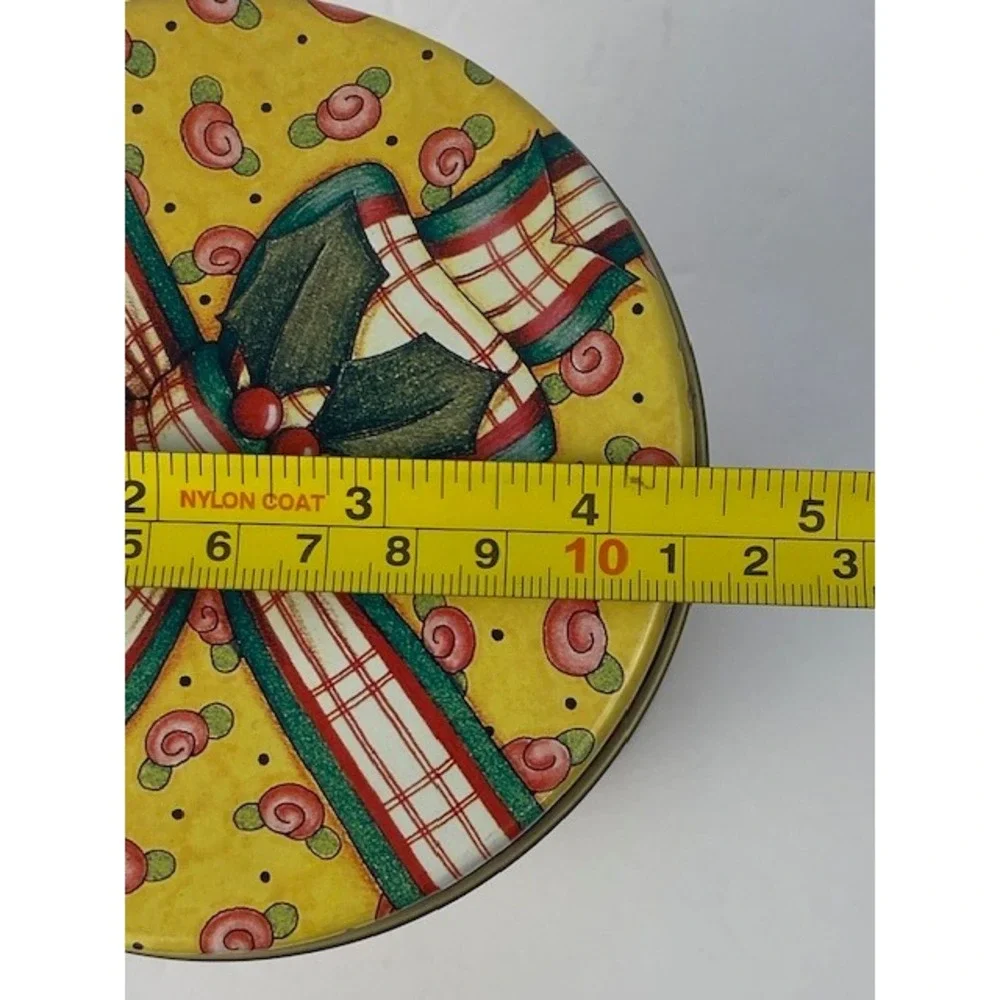 Vintage 1997 Mary Engelbreit Charpente Patchwork Quilt Christmas Cookie Tin 6in